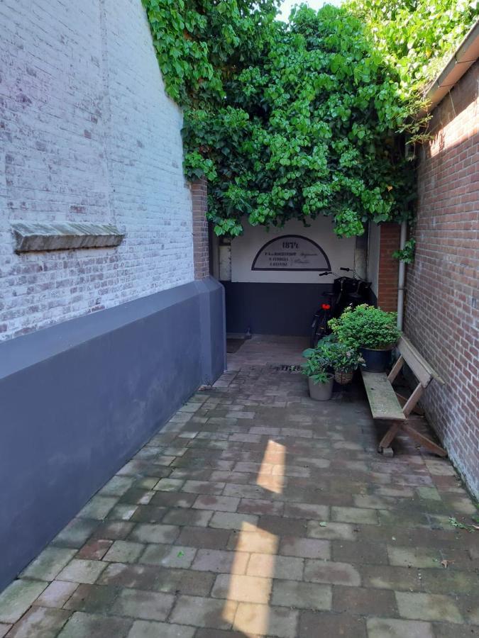 Anno 1874 Apartment Leens Exterior photo